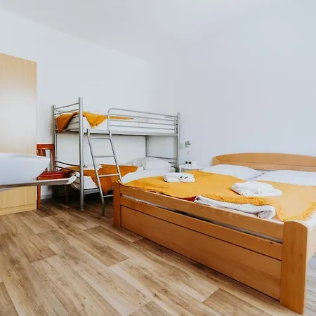 Dom wakacyjny Gemuetliches Gaestehaus Am Rhein! *