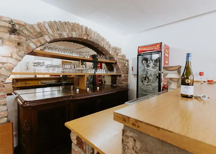 Gemuetliches Gaestehaus Am Rhein! 博帕德